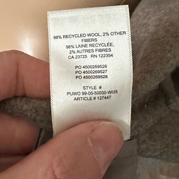 Aritzia Mezzanine Coat - Picture 14 of 16